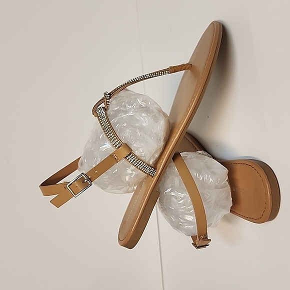 Madden girl Tan Embellished Knott T- strap sandals Size 8.5 NWOT - Picture 5 of 10